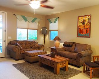 Luxury Dove Mountain Home Overlooking Preserve. Gated Community. Golf, Hiking. - Marana - Living room