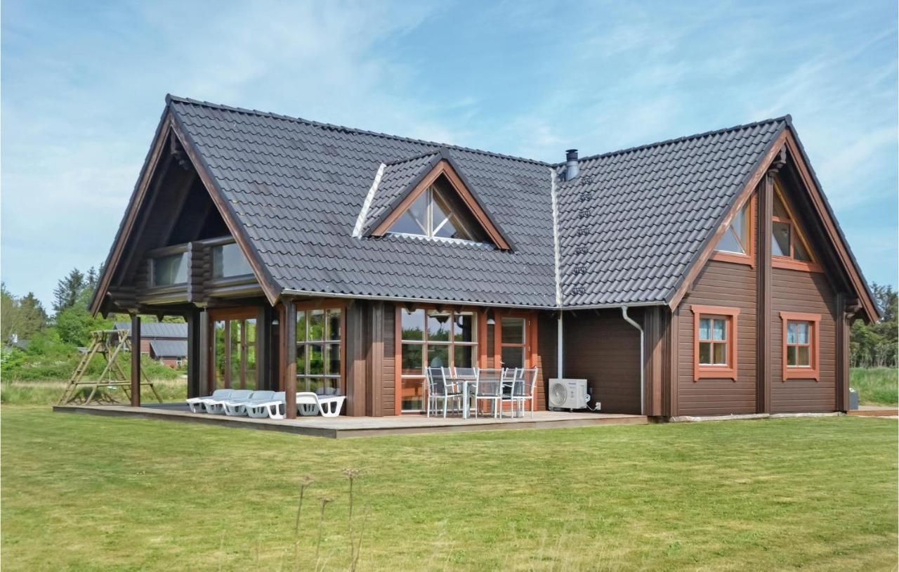 4 bedroom nice home in Skjern – Lem (Ringkøbing-Skjern)