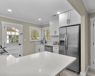 Southend Home walk 2 Uptown Panthers Stadium Restaurants - Charlotte - Cocina