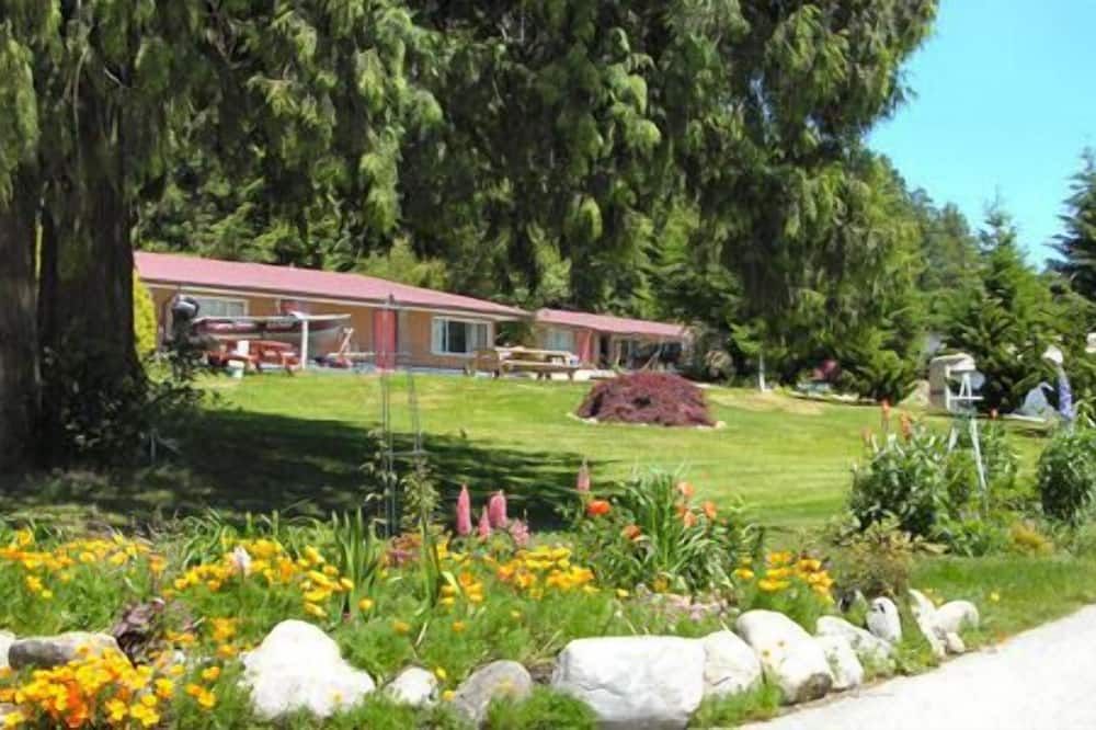 Seaside Villa Motel & RV Park - Powell River - Vista del exterior