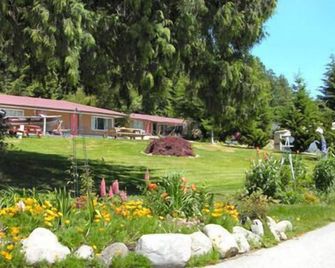 Seaside Villa Motel & RV Park - Powell River - Vista del exterior