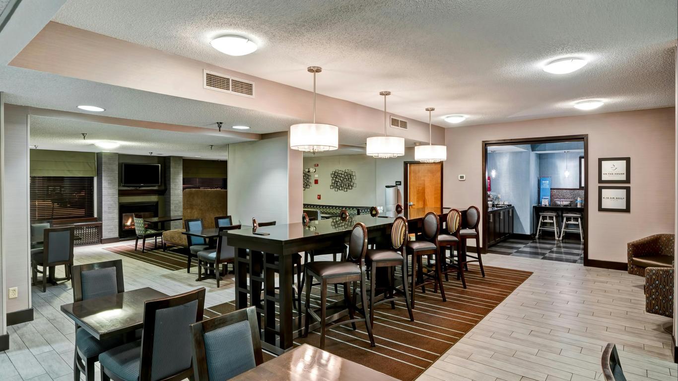 Hampton Inn State College