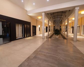 D Wayfarer Inn Resort - Erode - Hallway