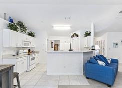 Charming Pensacola House with All Needed Essentials. - Perdido Beach - Kitchen