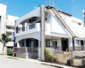 喜璃癒志公寓度假村 - 名護濱海住宅 - 名護 - 建築