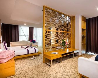Ttc Hotel Deluxe Airport - הו צ'י מין סיטי - סלון