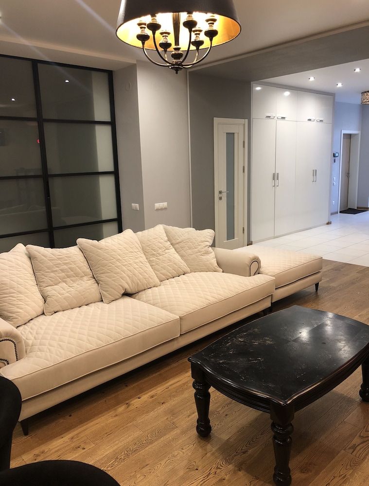 هوم أبارت ستوروسخسكايا ستريت 6 - Syomkava - غرفة معيشة