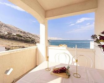 Apartments with parking space Metajna, Pag - 208 - Metajna - Balcony