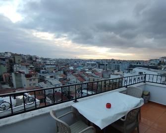 Taksim City ivy Hostel - Istanbul - Parveke