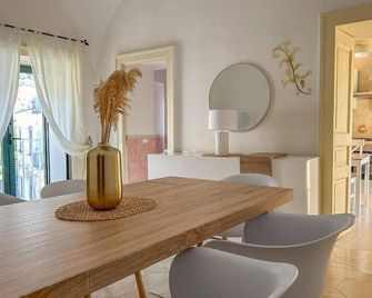 Flowers apartments & rooms - Meta - Dining room