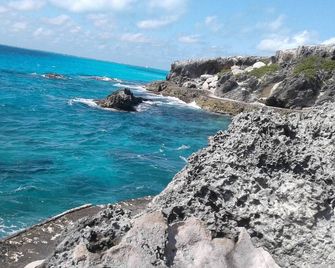 Sea Beach Escape & Vacation Rental - Negril