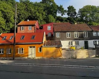 3Rooms New apartment with lift in Oslo city family and group friendly free parking - Oslo - Building