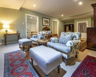 Camp Figtree by The Oyster Collection - Addo - Olohuone