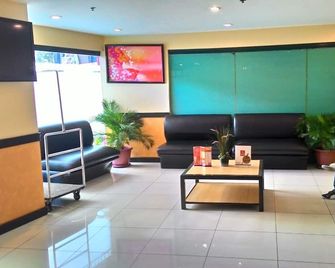 Hotel Sogo Edsa Cubao - Manila - Front desk