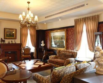 Haut-Rhin Villa - Yilan - Wohnzimmer