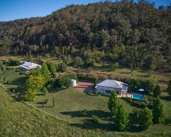Luxury 2 bedroom house and private pool - Wollombi - Outdoor view
