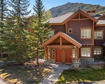 Riverbend Retreat | Hot Tub | Pools | Pets | Creek - Panorama - Edifici
