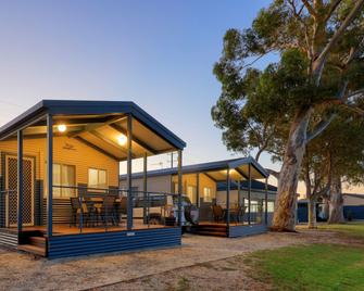 Lake Boga Caravan Park - Swan Hill - Budova