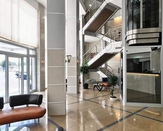 Hotel Zeder Garni - בלגרד - לובי