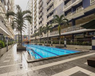 OYO 2103 Lauv Room 2 Grand Centerpoint Tower B - Bekasi - Pool