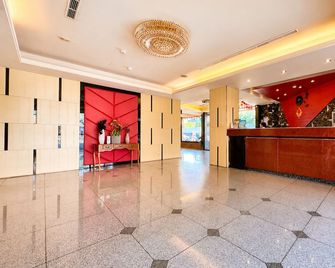 Ai Lai Fashion Hotel - Taichung City - Receptionist