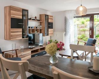 Neu! Ferienwohnung Andreas Radebeul - Radebeul - Essbereich