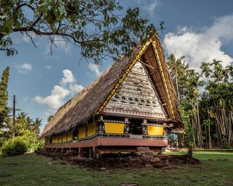 Four Seasons Explorer, Palau - Cruising Resort - Koror - Gebäude