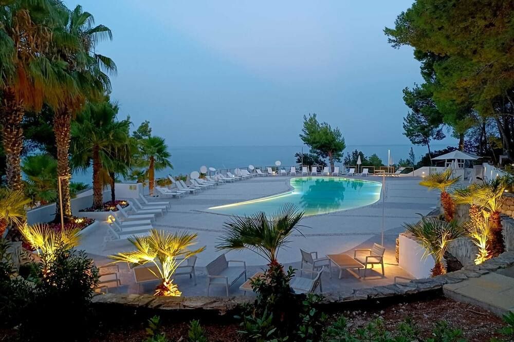 أوتل بايا دي فاراليوني