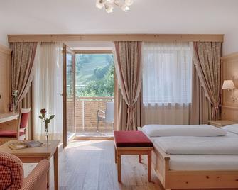 Hotel Alpenblick - Lutago - Slaapkamer