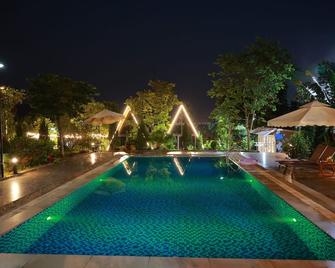 Suha retreat Soc Son - Hanoi - Piscina