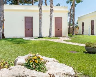 Resort Villa Hermosa - Porto Cesareo - Outdoor view