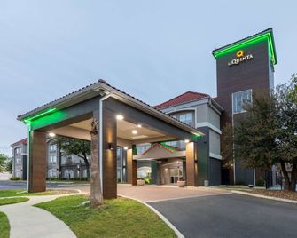 La Quinta Inn & Suites by Wyndham New Braunfels - New Braunfels - Bâtiment