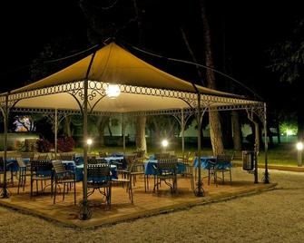 Villa Raffaello Park Hotel - Assisi - Patio