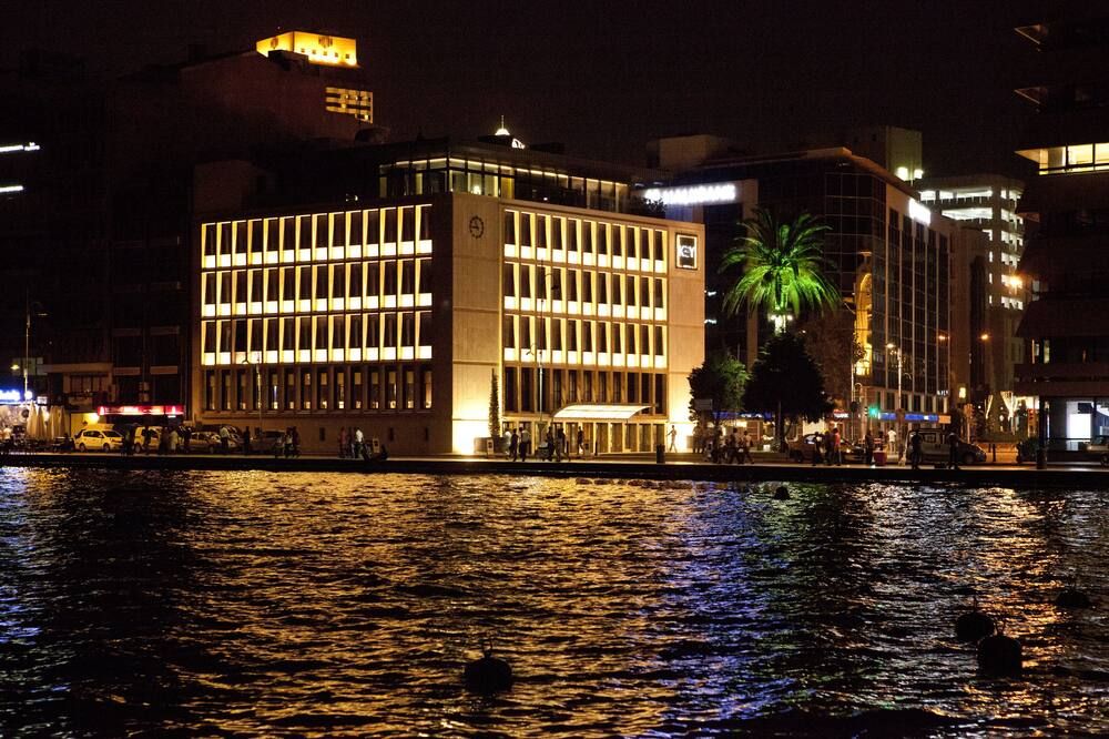 Building view of Key Hotel