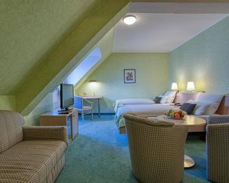 Hotel Kischers Landhaus - Hannover - Bedroom