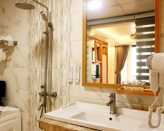 Thanh Bình Gold Hotel - Sam Son - Bathroom