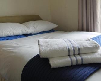 Homeleigh Hotel - Shipley - Bedroom