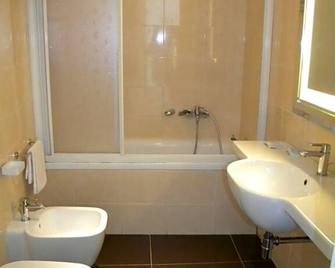 Hotel Genova - Scalea - Baño