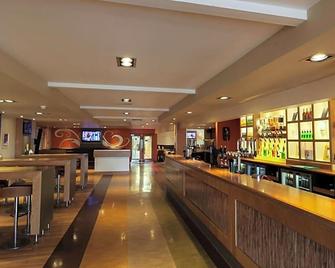 Tyler Court - University of Kent - Canterbury - Bar