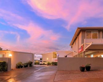 Route 66 Motor Inn - Emerald - Building