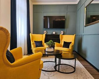 Flora-Apart-Residenz - Fredersdorf-Vogelsdorf - Wohnzimmer