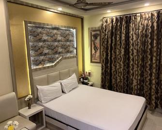 Shila International - Kolkata - Bedroom