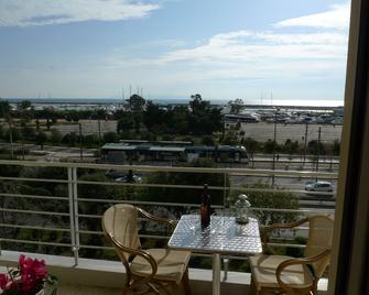 Hotel Ikaros - Ellinikó - Balcón