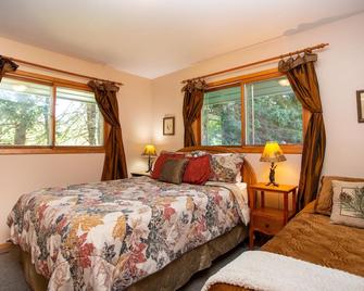 Firefly House - Comforts of home across from beach/campground - Grand Marais - Habitación