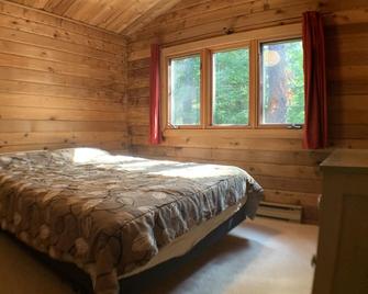 Family Home on Lake of the Woods - Kenora - Bedroom