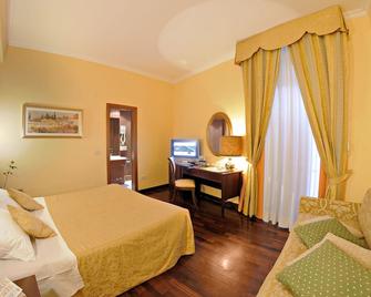 Grand Hotel Italia - Orvieto - Makuuhuone