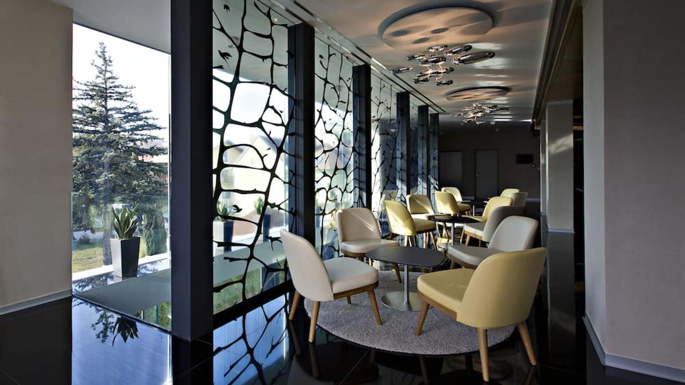 Hotel Zena Beauty & Shopping Center