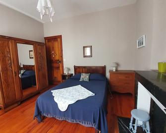 T2 apartment in the heart of Luchon, ideal for single person/couple+1 child TARIF CURISTE - Luchon - Schlafzimmer