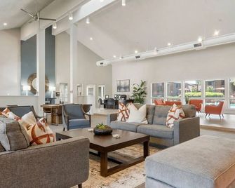 Landing Apartments Tulsa - Southbrook - Tulsa - Lounge