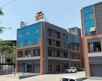 Hotel Royal Park - Vapi - Building